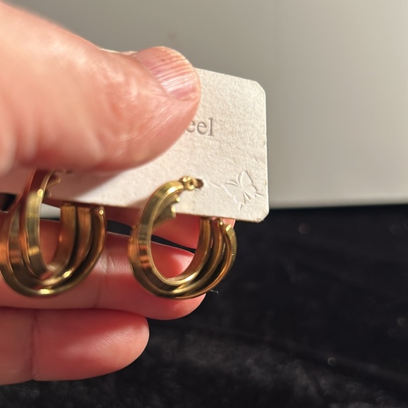 Stainless Steel Three-Ring Hoop Earrings for Women Gold Plated Circle Earring - Picture 6 of 8